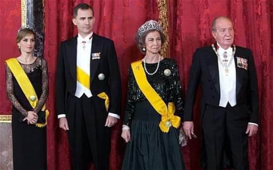 دام برس : لماذا لا يرتدي ملك إسبانياً تاجاً .. هل خطر ببالك أن الجزائرين هم السبب ؟