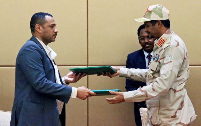 دام برس : فرح السودان.. عنوان التوقيع على الإعلان الدستوري بين المجلس الانتقالي العسكري وقوى المعارضة