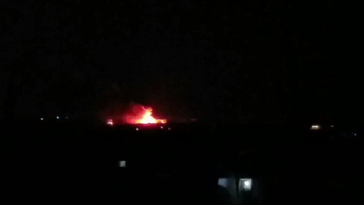 دام برس : الجيش السوري يتصدى لغارات إسرائيلية على مطار حلب والمدينة الصناعية