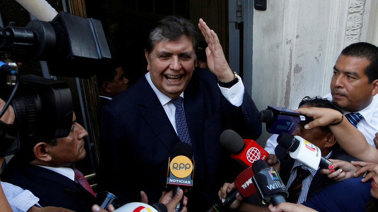 دام برس : دام برس | بيرو تعلن الحداد بعد انتحار رئيسها السابق