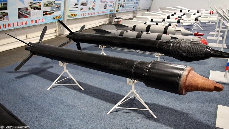 دام برس : روسيا تصمم صاروخاً جوياً ذكياً تزود به الطائرات والمروحيات