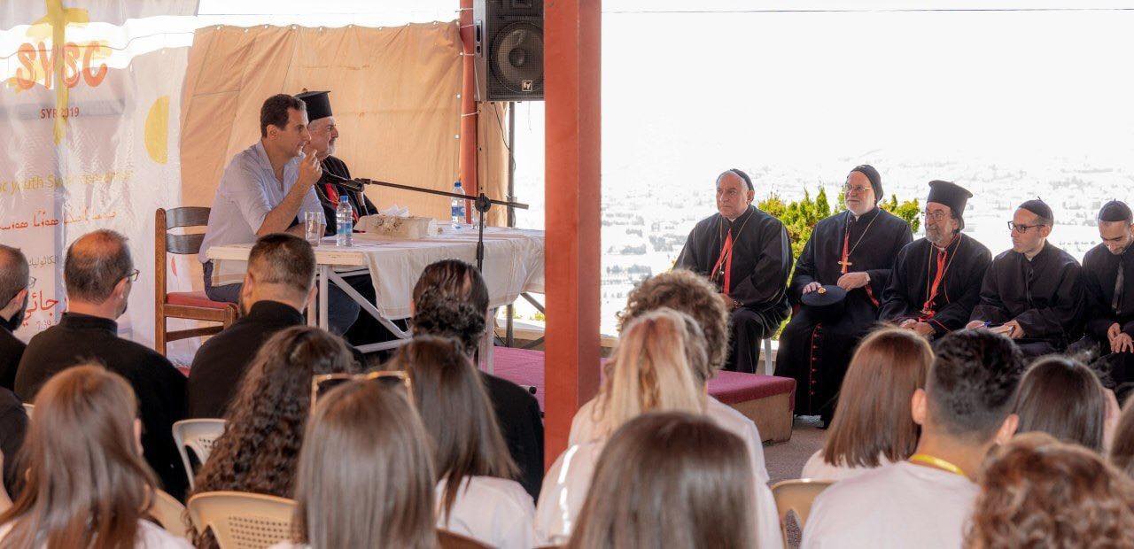 دام برس : دام برس | الرئيس الأسد يشارك الشباب السوري السرياني الكاثوليكي جلسة حوارية مفتوحة بدير القديس توما في صيدنايا