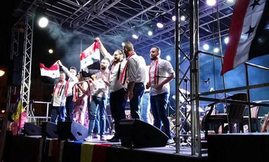 دام برس : حضور متميز لفرقة (موزاييك) السورية بحفل فني في رومانيا