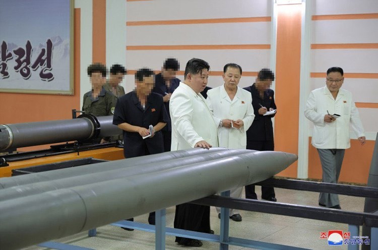دام برس : دام برس | كيم جونغ أون يوجه بزيادة وتيرة إنتاج الصواريخ في كوريا الشمالية