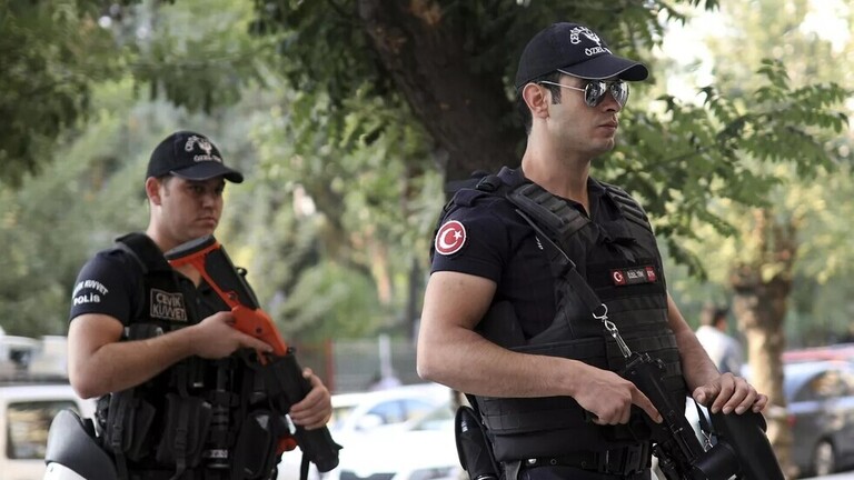دام برس : دام برس | وزير الداخلية التركي: هجوم إرهابي قرب مبنى الوزارة نفذه عنصران أحدهما فجر نفسه والآخر تم تحييده