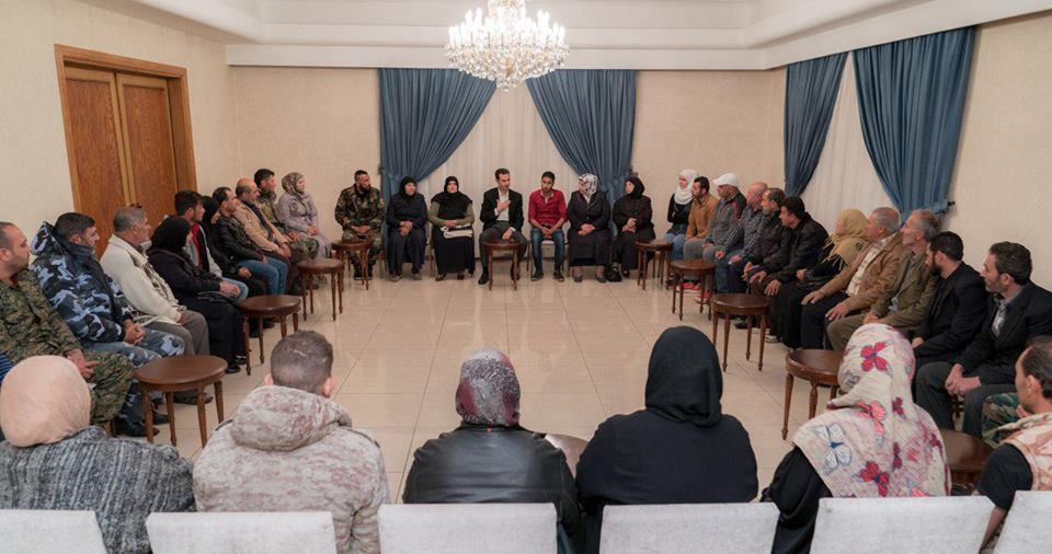 دام برس : دام برس |  الرئيس الأسد يستقبل عدداً من أهالي المخطوفين الذين لم يجدوا أبناءهم