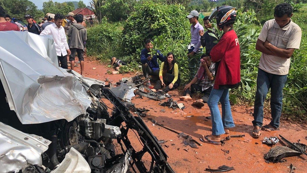 دام برس : دام برس | إصابة أمير كمبودي ومقتل زوجته في حادث سيارة