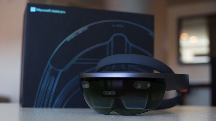 دام برس : نسخة جديدة من نظارات الواقع الافتراضي تقدمة مايكروسوفت