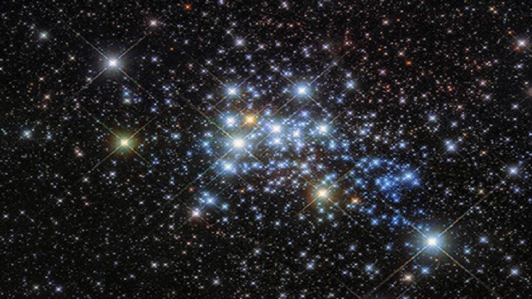 دام برس : جرم فضائي يضم نجوما عملاقة