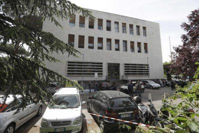 دام برس : دام برس | انفجار أمام مكتب بريد في العاصمة الإيطالية روما