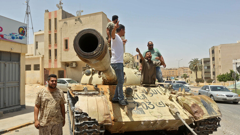 دام برس : دام برس | الجيش الليبي يعلن تدمير حافلة كبيرة تحمل ضباطاً أتراكاً