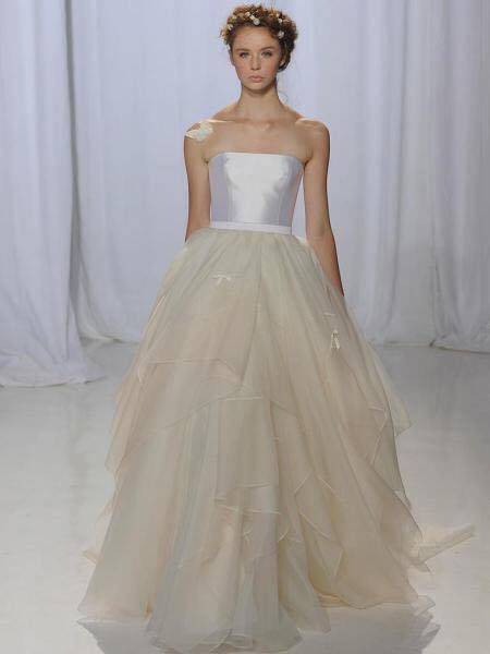 دام برس : دام برس | فساتين زفاف لمصممة الأزياء ريم عكرا لعام 2017