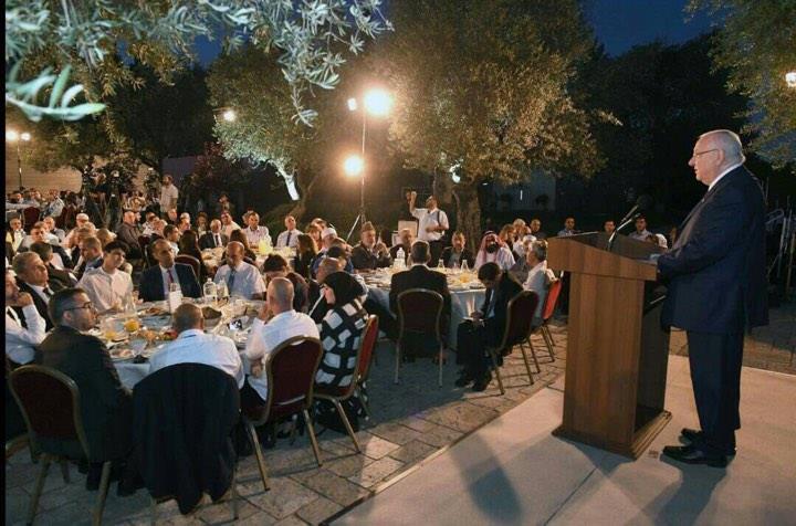 دام برس : دام برس | سفيران عربيان على مائدة إفطار رئيس الكيان الصهيوني