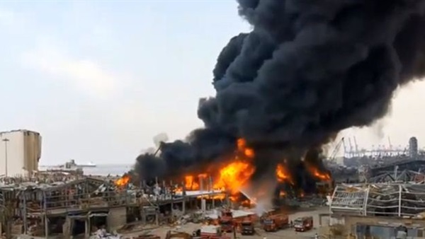 دام برس : دام برس | اندلاع حريق ضخم في مستودع لإطارات السيارات والزيوت بمرفأ بيروت