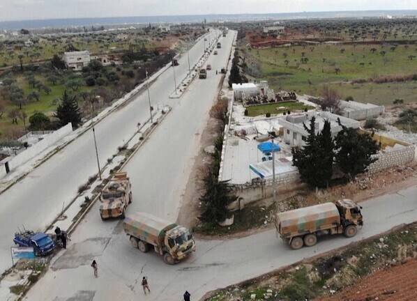 دام برس : دام برس | انفجار قنبلة على طريق إم 4 السريع في إدلب لدى مرور قافلة تركية
