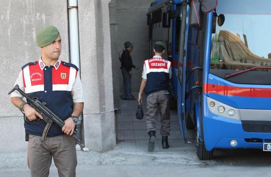 دام برس : دام برس | توجيه الاتهام لـ13 عسكريا في تركيا لاعتراضهم شاحنات للمخابرات كانت في طريقها الى سوريا