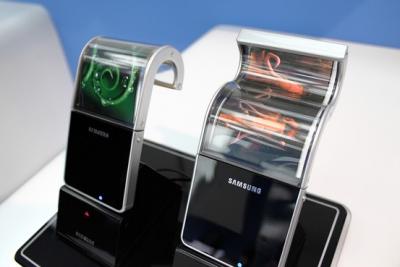 دام برس : سامسونغ تنوي إنتاج أول شاشة مرنة في هواتفها الذكية