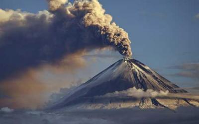 دام برس : دام برس | أعلى بركان في أوراسيا يثور وينفث دخاناً بارتفاع يقارب الـ6 آلاف متر