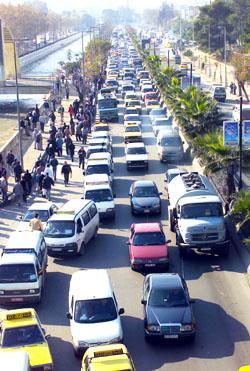 دام برس : دام برس | المواصلات في دمشق....اختناقات مرورية واضرابات السائقين ..والمواطن عاجز عن التنقل