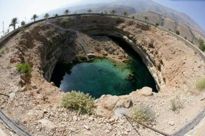 دام برس : دام برس | حفرة نيزكية في عُمان تجذب السياح