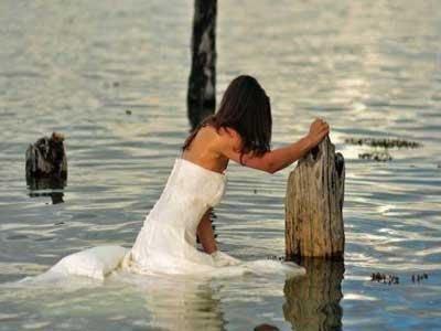 دام برس : دام برس | عروس تسقط في بركة سباحة ليلة زفافها !