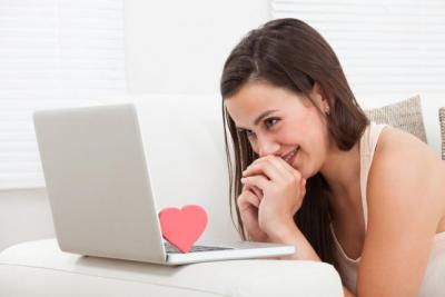 دام برس : حب عبر الإنترنت.. تجارب فاشلة أم علاقات ناجحة ؟