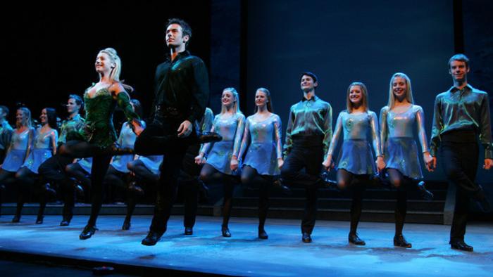 دام برس : دام برس | بعد 20 عاما من افتتان روسيا بالرقص الأيرلندي.. مسرح دبلن في موسكو