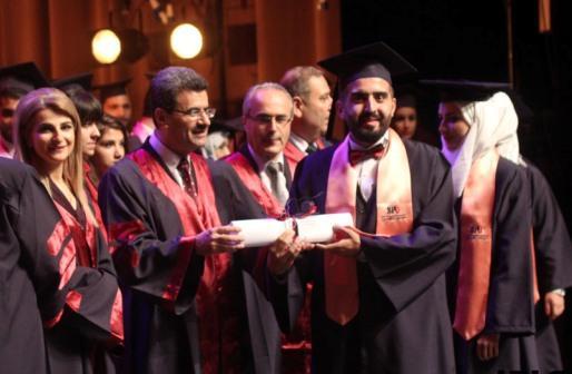 دام برس : دام برس | الجامعة السورية الخاصة تحتفي بتخريج 350 خريجاً من كلياتها