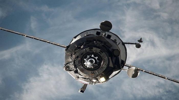 دام برس : دام برس | اختراع روسي يحمي الأقمار الصناعية من النفايات الفضائية