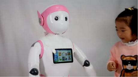 دام برس : دام برس | روبوت صيني للأطفال يثير مخاوف الخبراء
