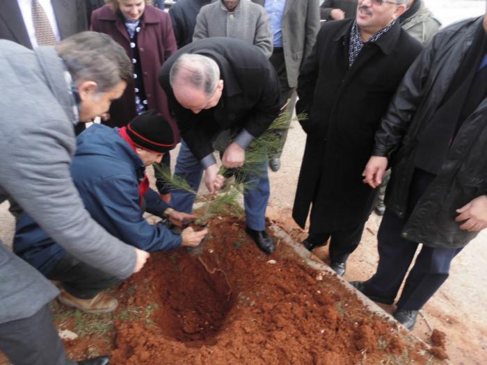 دام برس : دام برس | جامعة حلب ونقابة المعلمين يحتفلان بعيد الشجرة