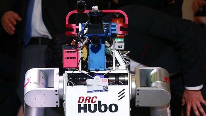 دام برس : دام برس | روبوت كوري جنوبي يحمل الشعلة الأولمبية لأول مرة في العالم