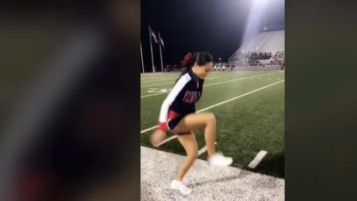 دام برس : بالفيديو .. فتاة أمريكية تسير عبر الهواء