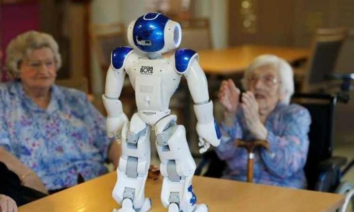 دام برس : دام برس | الإنسان الآلي يقدم الرعاية للمسنين في اليابان مستقبلاً