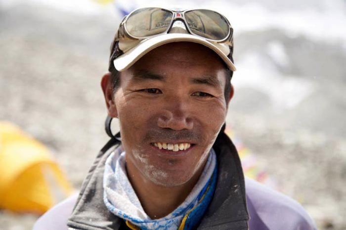 دام برس : دام برس | نيبالي يكسر الرقم القياسي بتسلق إيفرست للمرة الـ 22
