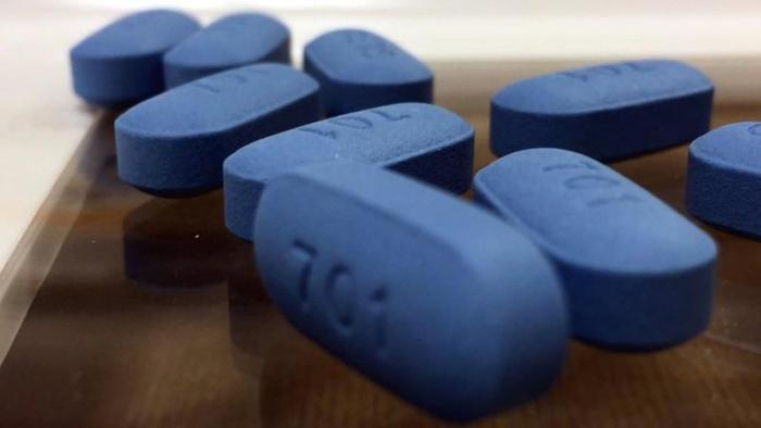 دام برس : حبة زرقاء .. تقود ثورة على الإيدز