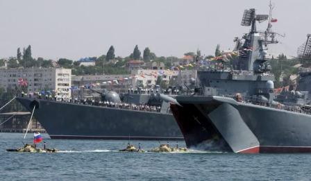 دام برس : دام برس | عروض عسكرية ضخمة في عيد الأسطول البحري الروسي بحضور بوتين