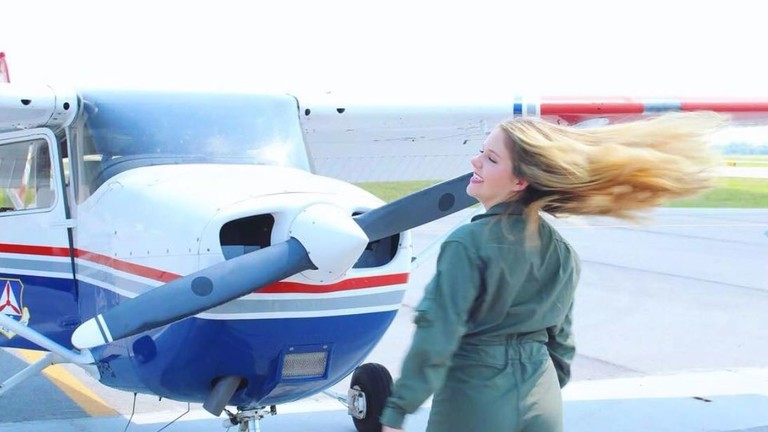 دام برس : مصرع ملكة جمال أمريكية بتحطم طائرة صغيرة