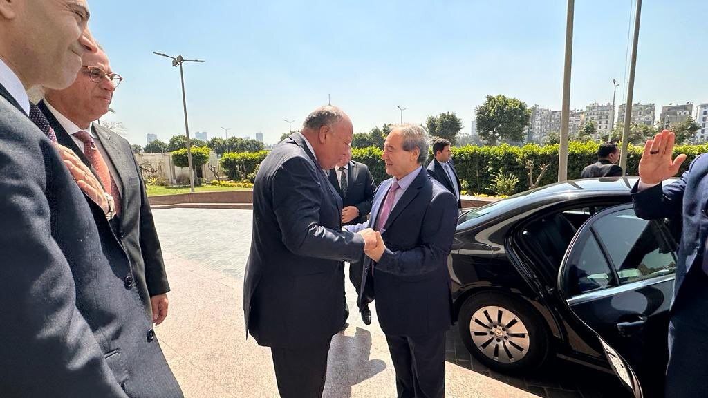 دام برس : دام برس | في زيارة هي الأولى منذ سنوات.. وزير الخارجية السوري يصل إلى القاهرة