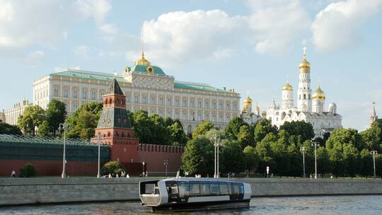 دام برس : دام برس | بوتين يدشن أول قارب نهري كهربائي في موسكو