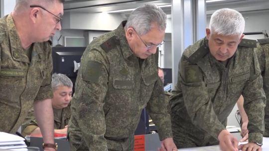 دام برس : دام برس | وزير الدفاع الروسي يصل إلى منطقة العملية العسكرية الخاصة ويتفقد الخطوط الأمامية