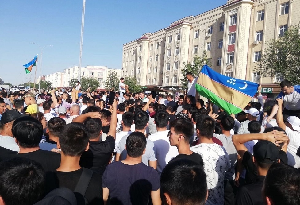 دام برس : دام برس | سلطات كاراكالباكستان الأوزبكية: المتظاهرون حاولوا الاستيلاء على السلطة