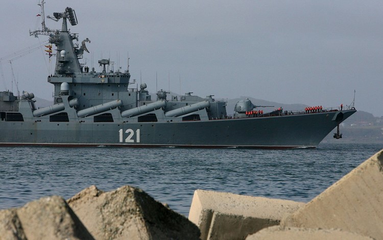 دام برس : الدفاع الروسية: الطرّاد الروسي موسكفا أُصيب بأضرار جسيمة في البحر الأسود