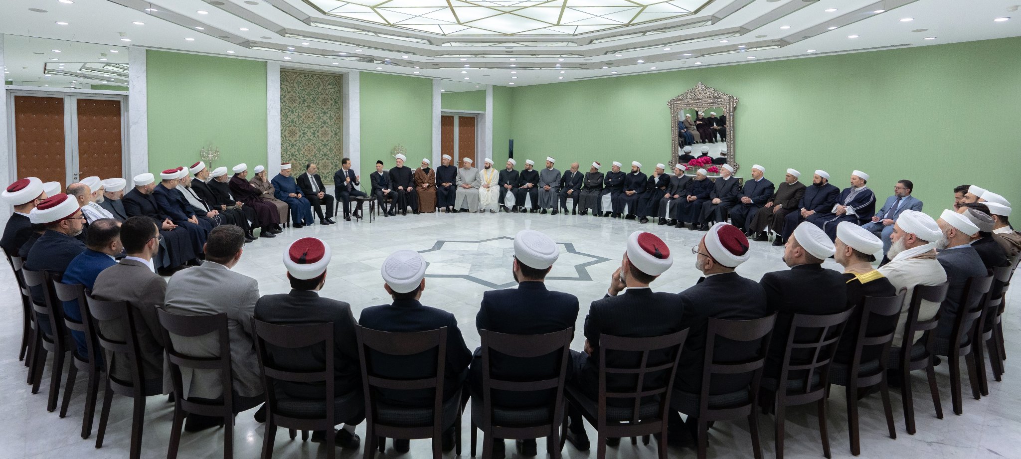 دام برس : دام برس | السيد الرئيس بشار الأسد يستقبل وفداً من كبار علماء الدين الإسلامي في دمشق بمناسبة شهر رمضان المبارك