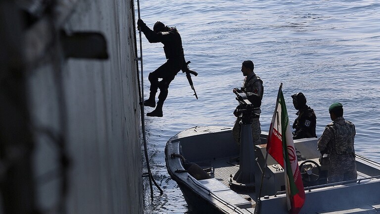 دام برس : دام برس | البحرية الإيرانية تعلن مصادرتها سفينة أجنبية في الخليج تهرب السولار
