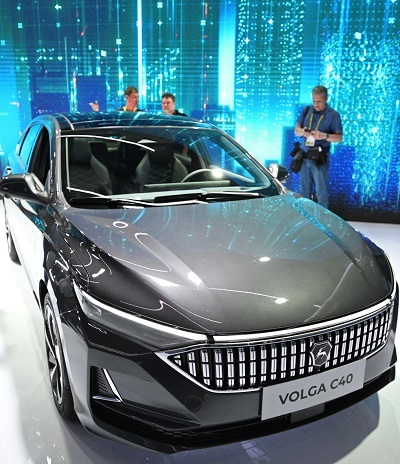 دام برس : ميشوستين يطلع على سيارات VOLGA الروسية الجديدة