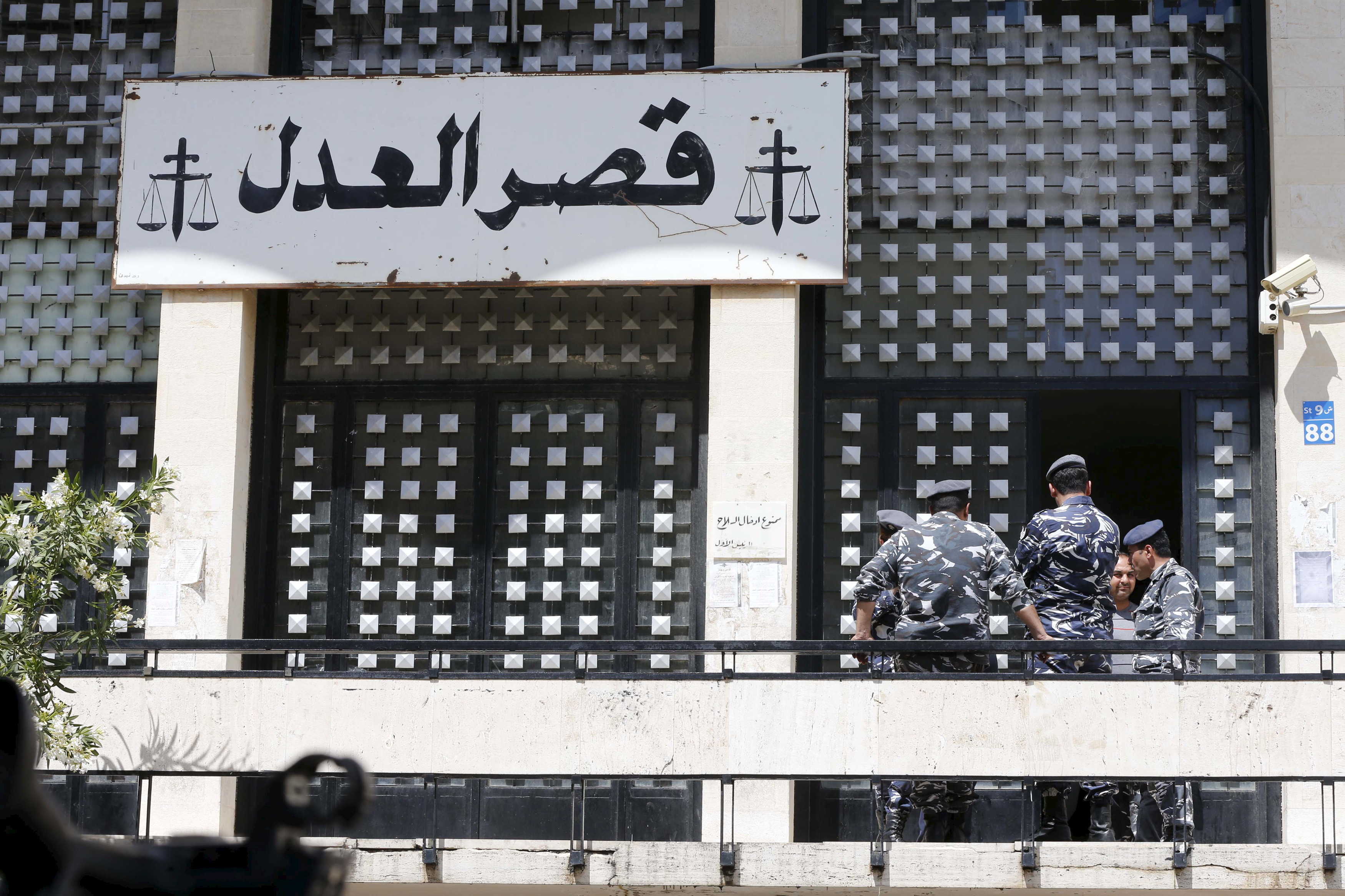 دام برس : سيدة كويتية ،تتمرد على القضاء اللبناني بصرف النفوذ دام برس : سيدة كويتية ،تتمرد على القضاء اللبناني بصرف النفوذ