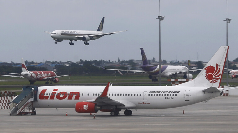 دام برس : دام برس | فقدان الاتصال بطائرة إندونيسية على متنها عشرات الركاب بعد إقلاعها من جاكرتا