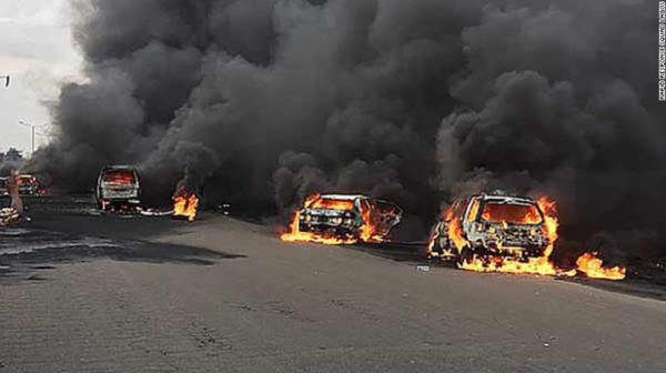 دام برس : دام برس | عشرات ناقلات الوقود تحترق بظروف غامضة في أفغانستان قرب الحدود الإيرانية