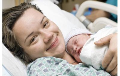 دام برس : 10 تصرفات لطيفة لمساعدة الأم الجديدة